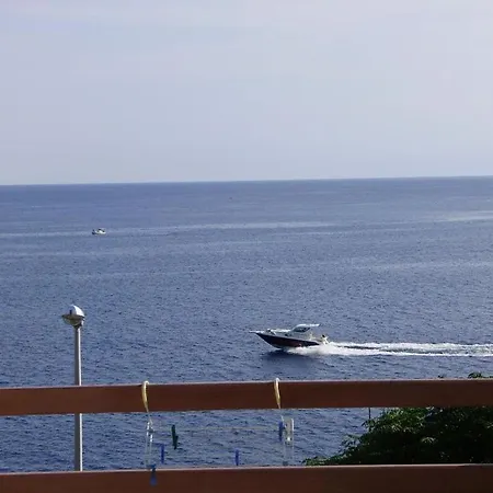 Seabreeze Hvar Апартаменты *